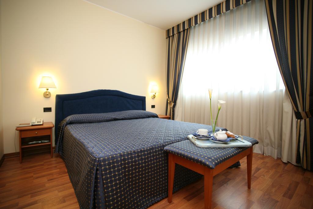 Double Room,370841536:JPEG